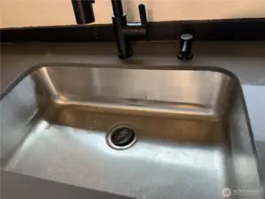 New stainless sink
