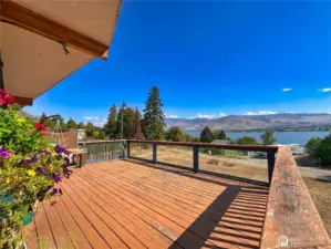 366sf deck is the perfect spot for morning coffee & evening 'winedown' time!