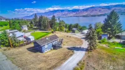 Perfectly located retreat is just 3 miles to Oroville/Osoyoos border crossing