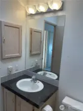 Small Bathroom w/Shower