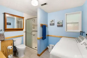 Utility room/bathroom, lower level