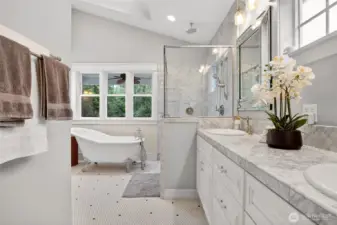 Spa like 5-piece primary bathroom