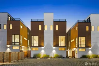 24-townhome community located within minutes of the Vashon Ferry, Lincoln Park, and Westwood Village.  Walk to amazing eateries, West Crest off leash dog park and so much more.  Only 20 minutes to Alki Beach, downtown Seattle or Seatac.