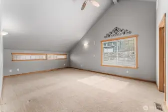 Floor 2-Primary Suite