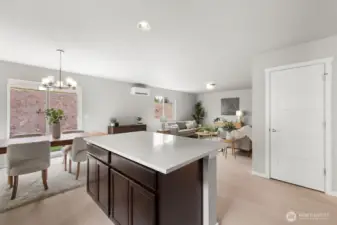 Photographs are for illustrative purposes only. Features, finishes, interior/exterior colors, landscaping and floorplan shown may vary from actual homes built