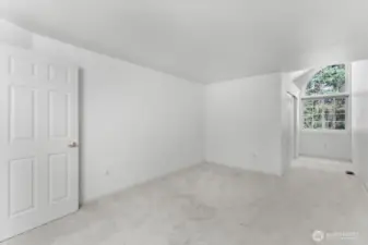 LARGE Master Suite-Light with all new Vinyl windows upstairs