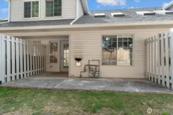 Large private patio for BBQ & Relaxing