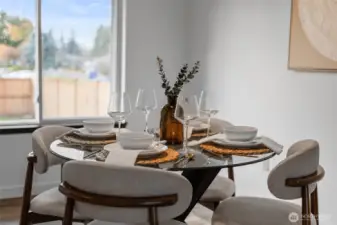 DINING ROOM | Love the fresh paint and view of the gorgeous new fence.
