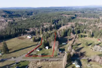 Boundary lines shown are not survey-accurate and are intended for reference only.