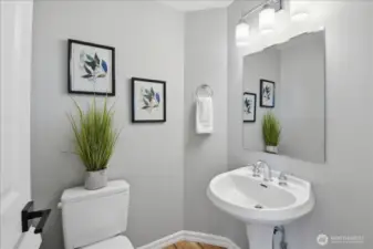 Elegant powder on Main, Bathroom #2