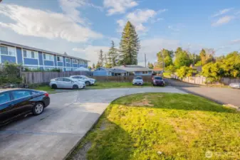 Huge front yard and drive way , big enough add more garage and Bonus room on top
