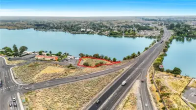 Expansive lot ready for commercial development