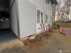 Corner Unit, with private front.