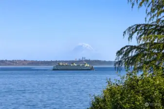 Soak in views of the sound, ferries, Mt Rainier, and the top of the Seattle skyline