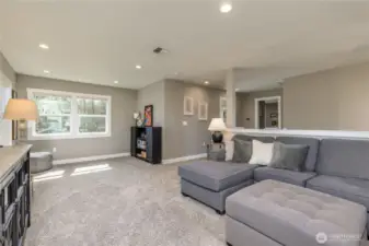 Upstairs loft/bonus room
