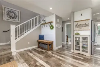 Large and welcoming entry area