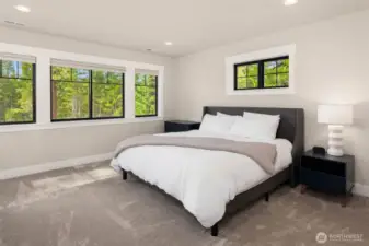 Additional spacious en-suite on upper level.