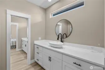 Ensuite bathroom 2 with "Jack & Jill" door to ensuite bathroom 1.