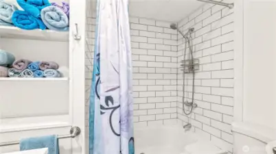 Bathtub with great tile work!