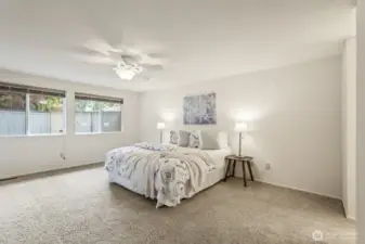 Peaceful retreat next to greenbelt