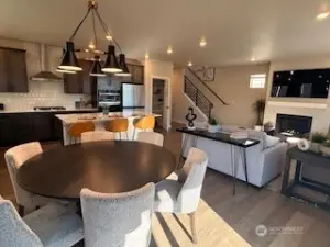 Breakfast nook/dining area off the great room as well.