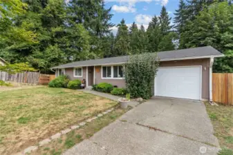 Driveway w/ garage
