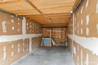 Look at all this garage space!
