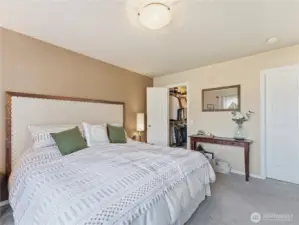 Primary bedroom featuring continental en-suite bathroom acces