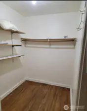 Studio- Walk-in Closet Apt. 5