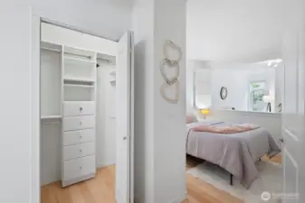 Primary walk-in-closet