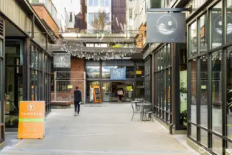 Nearby all your favorite amenities - PCC, Whole Foods, local eateries, artisan coffee & more!