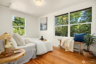 South-East Facing Bedroom