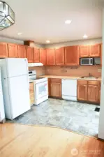 Brand new stove & range hood.