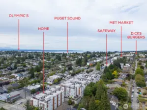 Enjoy all the views Seattle has to offer from the private roof top deck. Short walk to all you need!