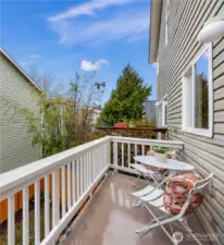 Sweet balcony - perfect for kitchen garden.