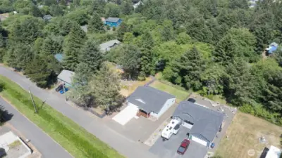 The location is absolutely wonderful, being so close to the beach, downtown, and being on such a quiet street.