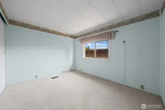 2nd bedroom