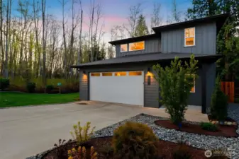 Another front angle. Lots of privacy!