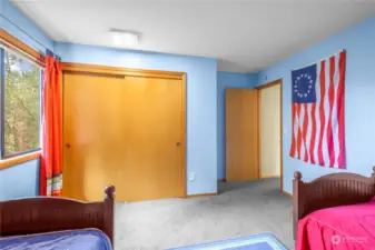 2nd bedroom