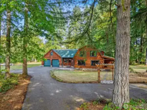 Entrance to this beautiful log home.