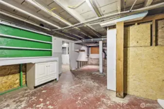 Work room - ready for your hobbies