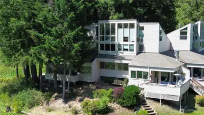 Welcome to 3 Marigold Drive unit #15 - a waterfront condominium.