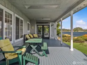 Covered back deck