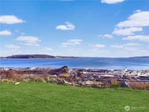 Explore Windjammer Park, a beloved community hub for walking, picnicking, or simply taking in the view. Bay breezes, mountain vistas, and open space create the perfect escape minutes from home.