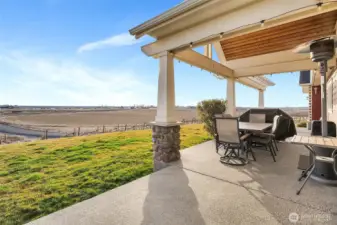 Entertain with the vineyard as your backdrop and the lake beyond, in your front-row seat to lake views, vineyard rows, and wide country skies.
