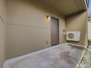 Back yard area behind garage