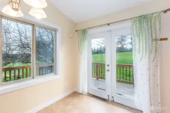 Dining area w/ French doors