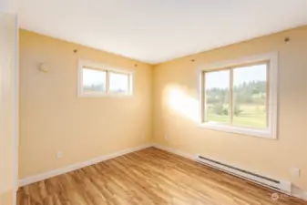 2nd bedroom