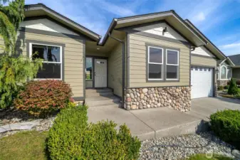 406 Ridgewood Dr.