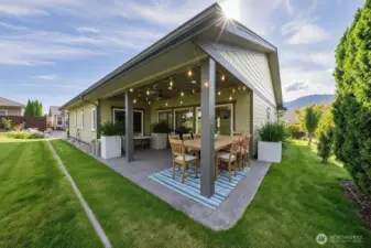 Outdoor patio (virtually staged)